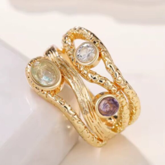 Gold plated Hammered Style three stone ring - artisan looking - boho - NEW - Picture 6 of 7